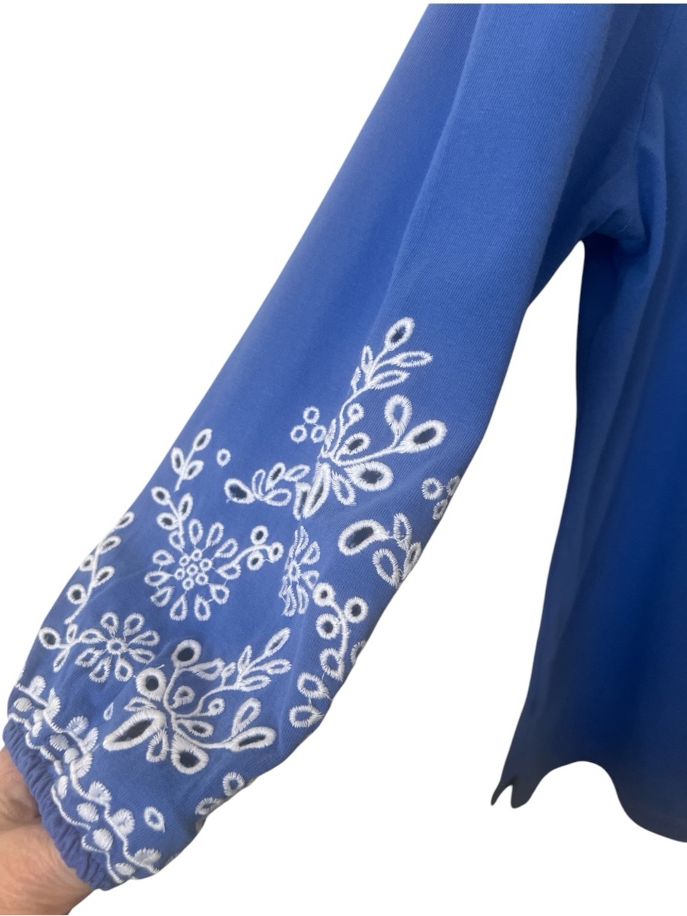 NWT Talbots Petite Medium Blue Embroidered Cotton Top 3/4 Sleeve Side Vent MP - Picture 2 of 7